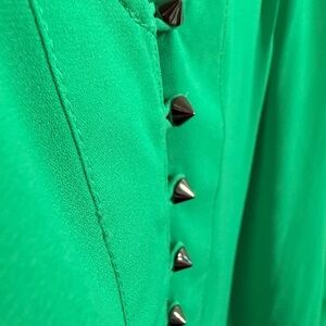 NWOT Daniel Rainn Vibrant Emerald Blouse